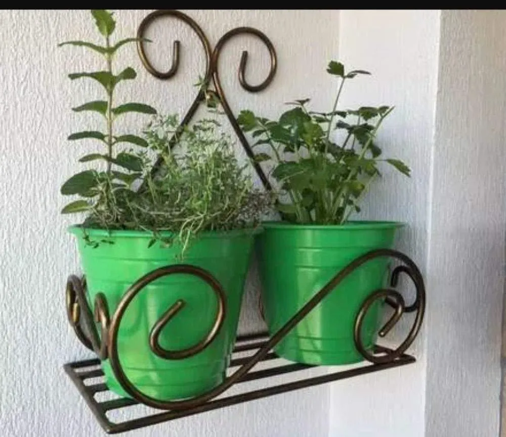 Wooden Twist Planter Stand Flower Pot Stand for Balcony, Living Room, Outdoor, Indoor Grill Rack Set of 4 Rustic Wooden Plant Stands for Garden, Patio, and Home Decor